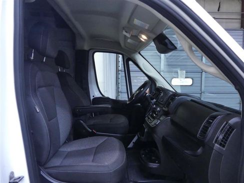 Used 2024 RAM ProMaster 2500 w/ Convenience Group FWD image 9