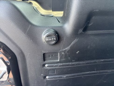 Used 2022 Jeep Wrangler Unlimited Sahara AWD/4WD image 6