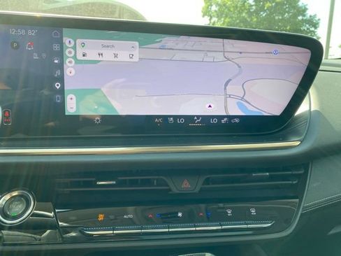 Used 2024 Buick Envision Avenir AWD/4WD image 16