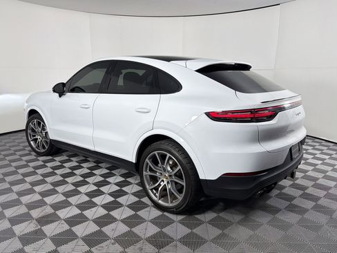 Certified 2021 Porsche Cayenne Coupe AWD/4WD image 3