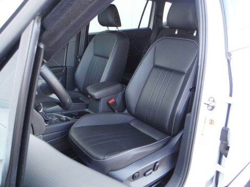 Used 2022 Volkswagen Tiguan SE R-Line AWD/4WD image 19