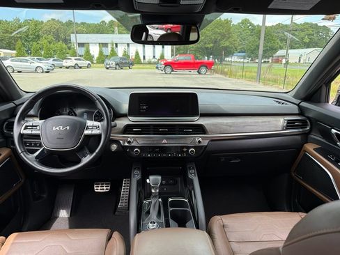 Certified 2022 Kia Telluride SX w/ SX Prestige Package AWD/4WD image 8