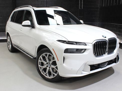 Used 2024 BMW X7 xDrive40i image 9