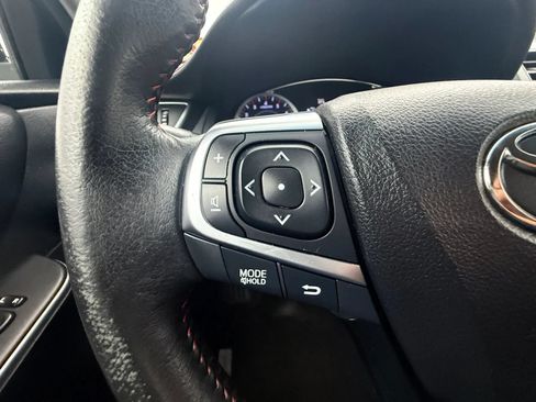 Used 2015 Toyota Camry SE FWD image 23