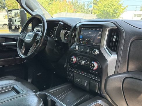 Used 2021 GMC Sierra 3500 Denali w/ Denali Ultimate Package AWD/4WD image 25