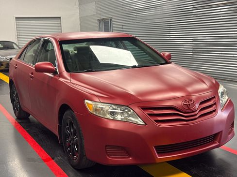 Used 2011 Toyota Camry LE w/ LE Extra-Value Pkg FWD image 7