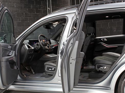 Used 2024 BMW X7 xDrive40i w/ Executive Package AWD/4WD image 26