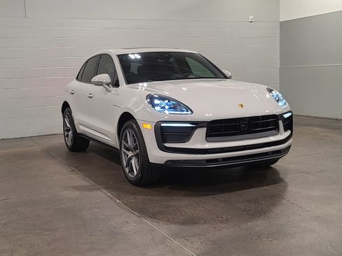 New 2026 Porsche Macan image 7