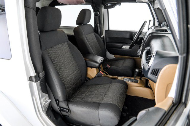 Used 2012 Jeep Wrangler Sahara AWD/4WD image 28