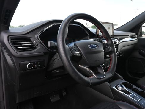 Used 2025 Ford Escape ST-Line AWD/4WD image 17