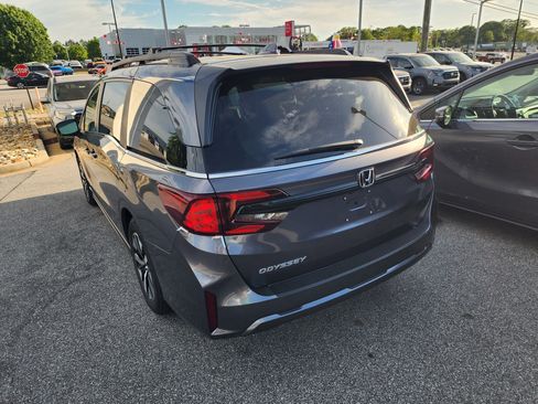 New 2026 Honda Odyssey EX-L image 3
