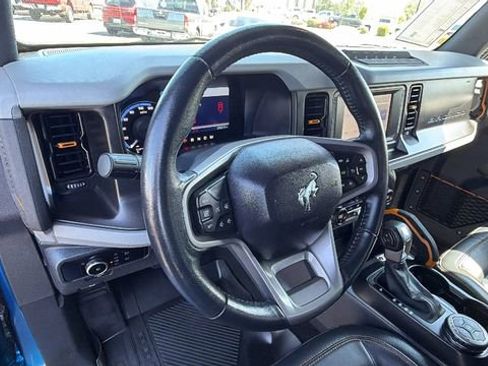 Used 2023 Ford Bronco Badlands w/ Sasquatch Package AWD/4WD image 31