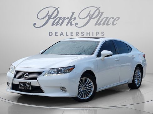 Used 2015 Lexus ES 350 w/ Luxury Package FWD image 1