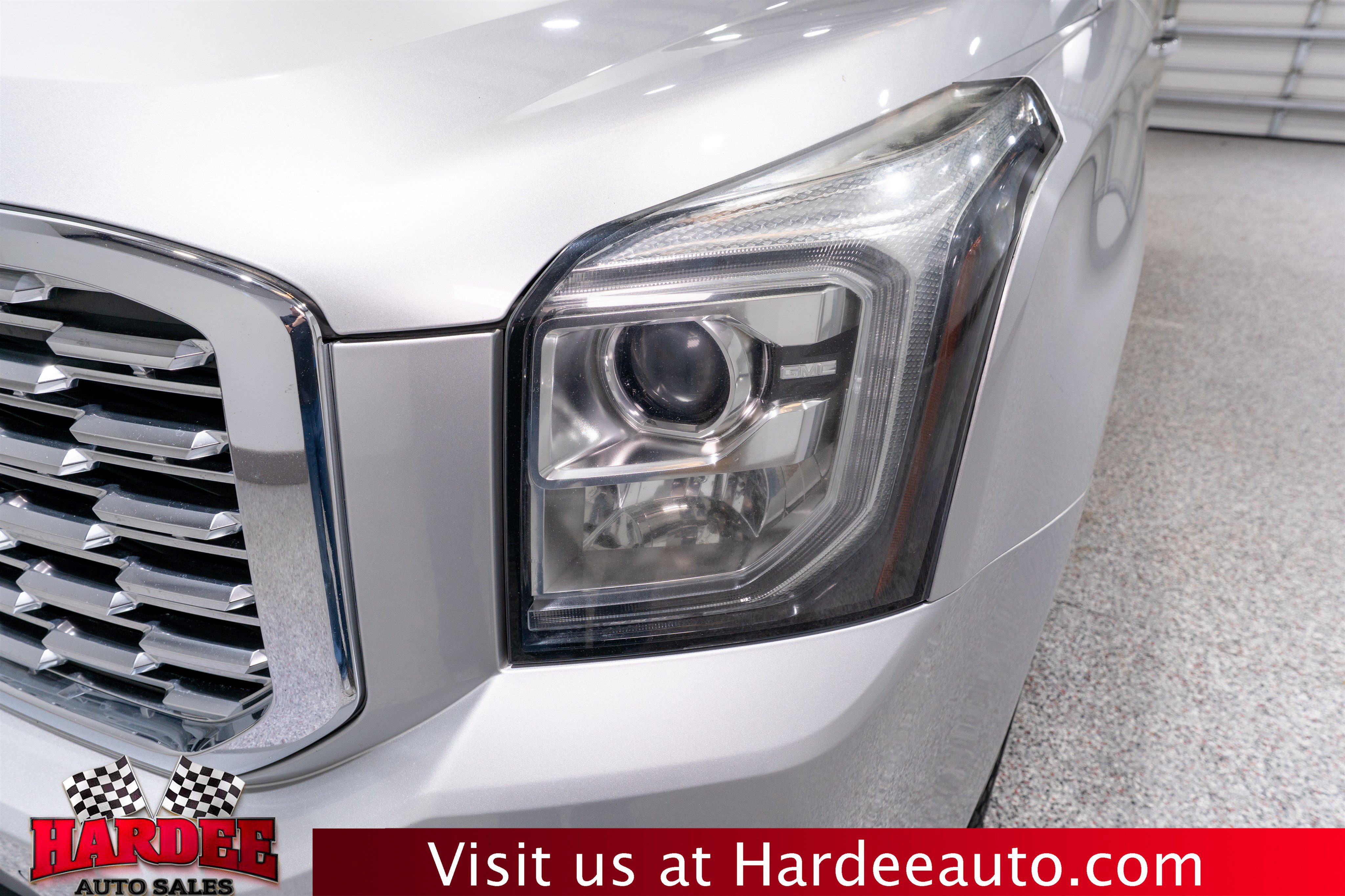Used 2018 GMC Yukon Denali AWD/4WD image 8
