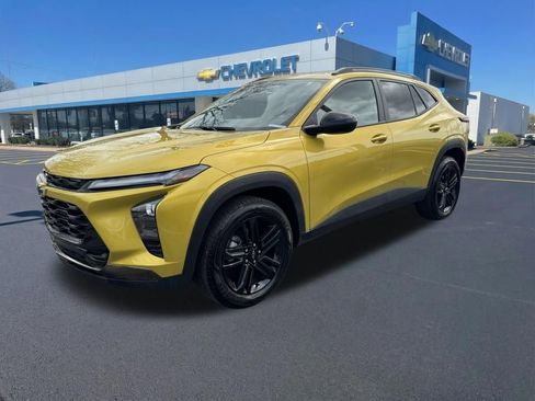 Used 2025 Chevrolet Trax ACTIV image 3