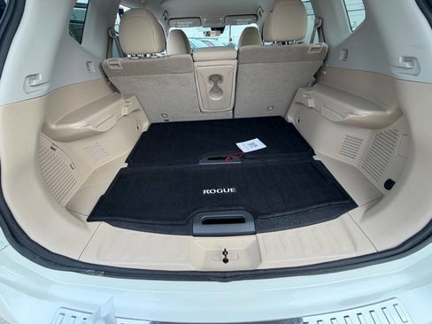 Used 2019 Nissan Rogue SV FWD image 13