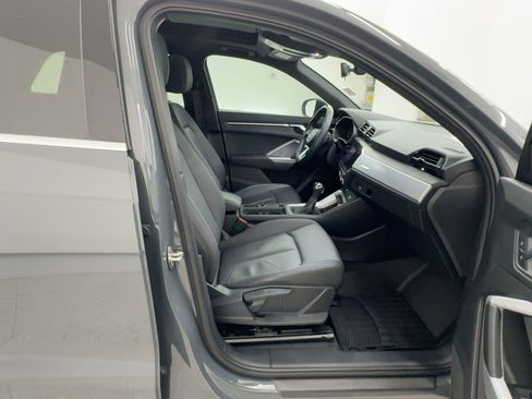 Used 2020 Audi Q3 2.0T Premium w/ Convenience Package image 32