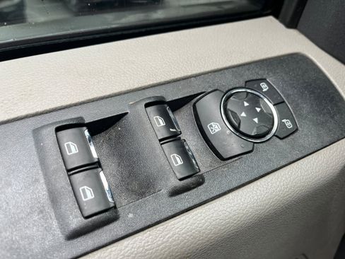 Used 2022 Ford F250 XLT w/ Black Appearance Package AWD/4WD image 17
