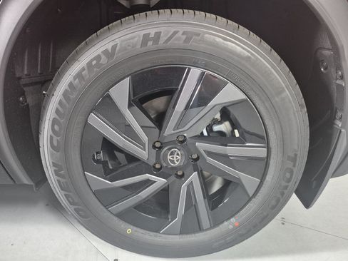 New 2026 Toyota C-HR AWD/4WD image 11
