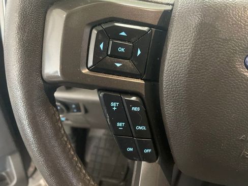 Used 2020 Ford Expedition Max XLT w/ Equipment Group 202A AWD/4WD image 16