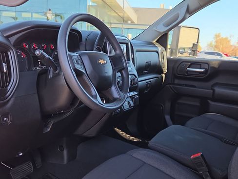 Used 2025 Chevrolet Silverado 2500 Custom w/ Custom Value Package AWD/4WD image 10