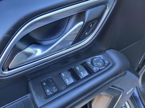 Used 2024 Chevrolet Suburban Z71 w/ Luxury Package image 15