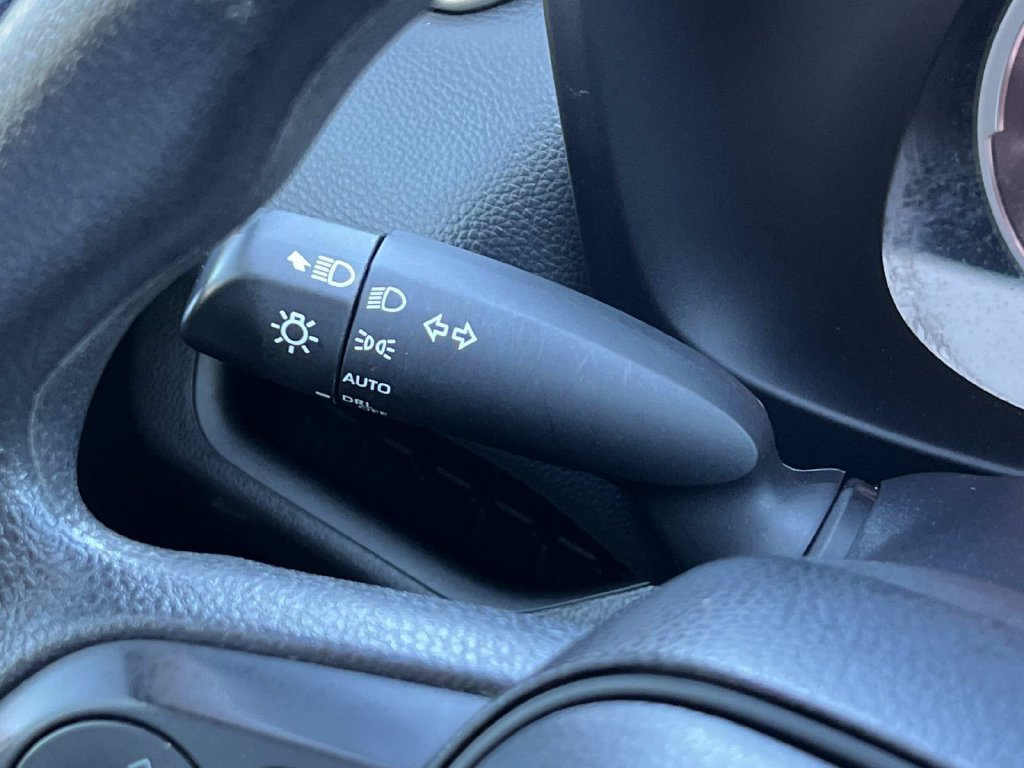 Used 2025 Toyota RAV4 XLE AWD/4WD image 30