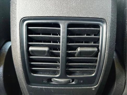 Used 2019 Ford Escape SE FWD image 16