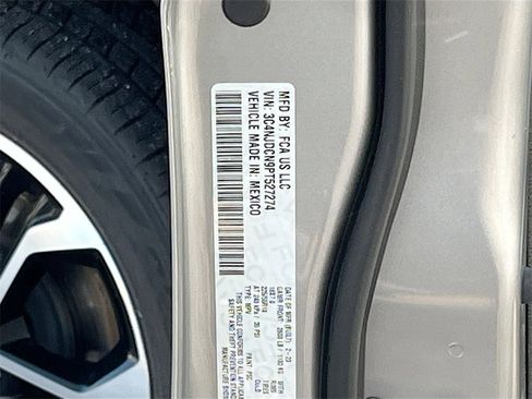 Used 2023 Jeep Compass Limited image 32