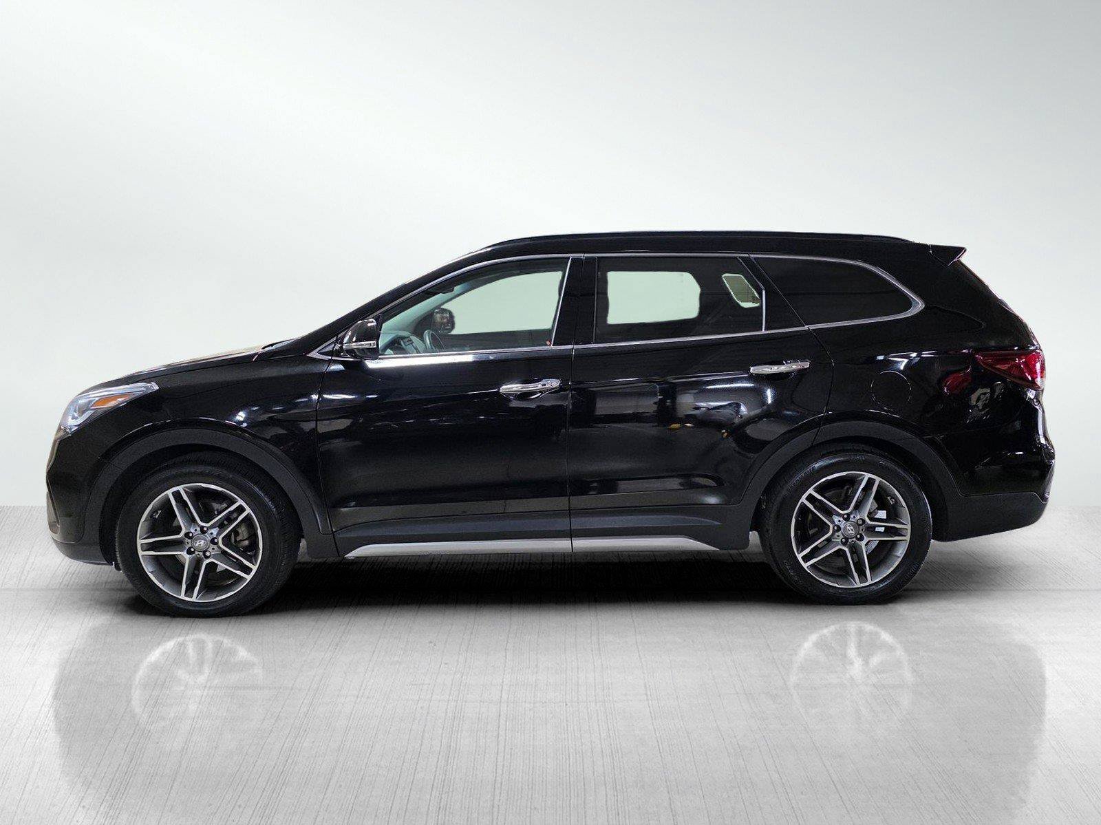 Used 2017 Hyundai Santa Fe Limited FWD image 4