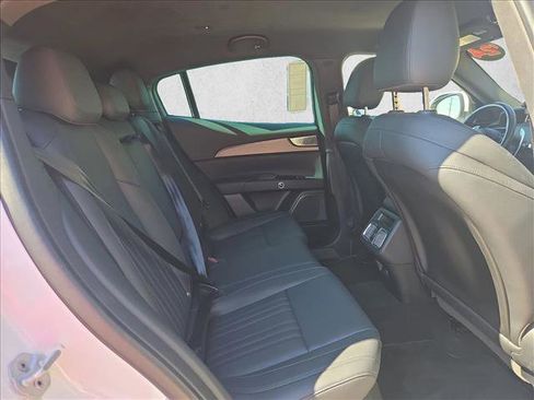 Used 2024 Maserati Grecale GT image 19