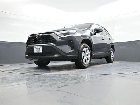 Certified 2025 Toyota RAV4 LE image 25