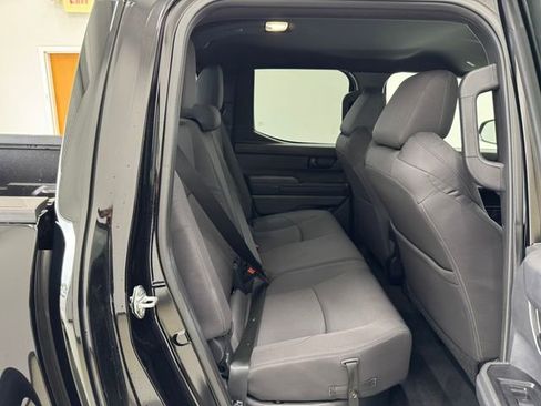 Used 2025 Toyota Tacoma SR5 AWD/4WD image 17