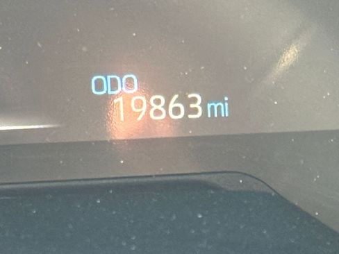 Used 2025 Toyota RAV4 XLE image 40