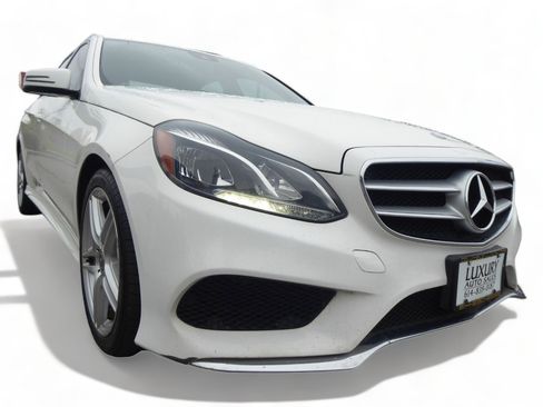 Used 2014 Mercedes-Benz E 350 4MATIC Sedan image 3