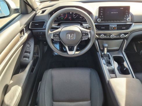 Used 2018 Honda Accord LX image 11