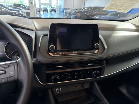 Used 2023 Nissan Rogue S AWD/4WD image 22