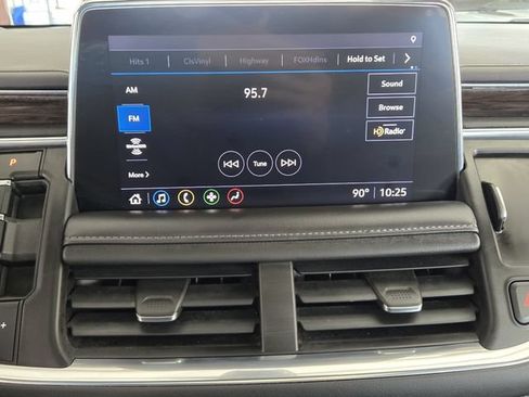 Used 2021 Chevrolet Tahoe LT w/ LT Signature Plus Package RWD image 18