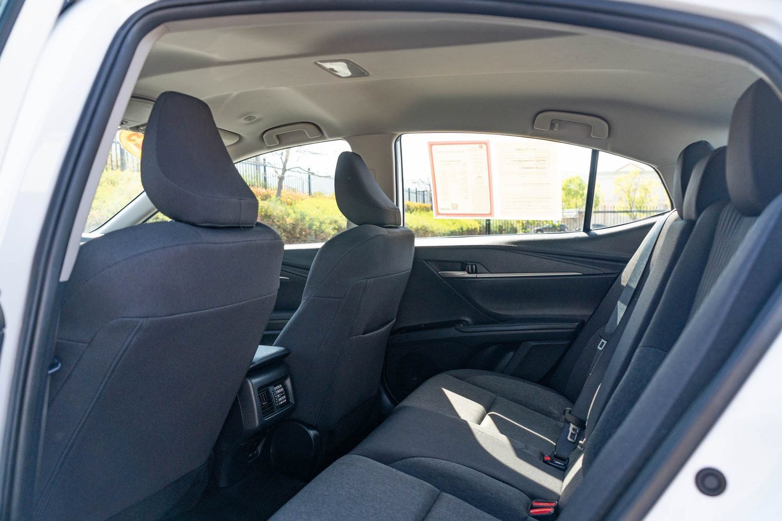 Used 2025 Toyota Camry Hybrid FWD image 16