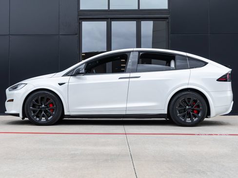 Used 2023 Tesla Model X Plaid AWD/4WD image 9