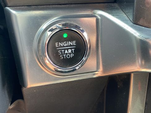 Used 2022 Ford F150 Lariat w/ Equipment Group 502A High AWD/4WD image 20
