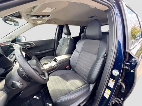 Used 2025 Mitsubishi Outlander SE image 19