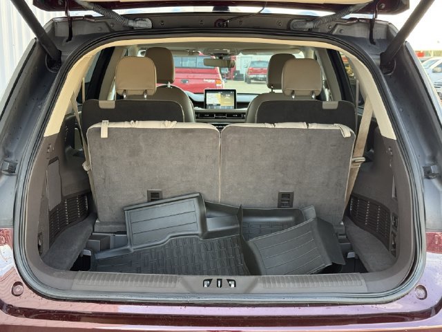 Used 2022 Lincoln Aviator Reserve w/ Elements Package Plus RWD image 32