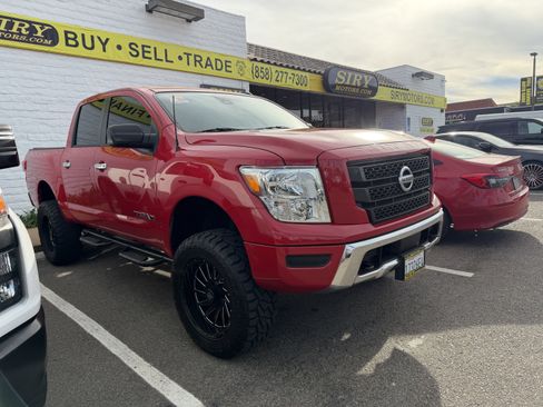 Used 2021 Nissan Titan SV w/ Accessory Utility Package image 1