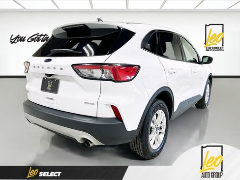 Used 2022 Ford Escape SE image 5