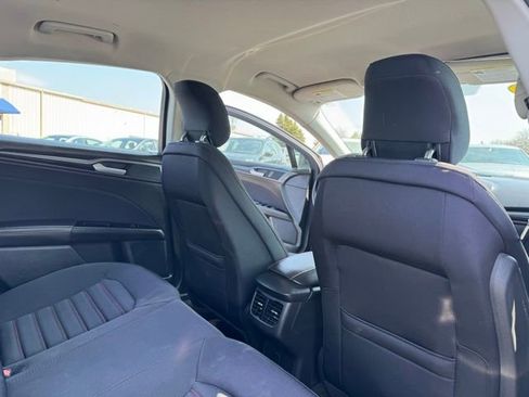 Used 2014 Ford Fusion SE w/ Equipment Group 201A image 29