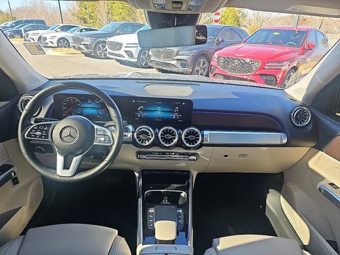 Used 2023 Mercedes-Benz GLB 250 GLB 250 image 32