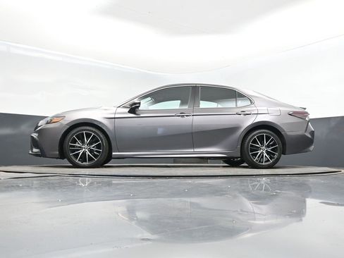 Used 2023 Toyota Camry SE image 40