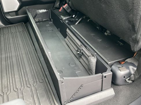 Used 2025 Ford F350 Platinum w/ FX4 Off-Road Package image 48