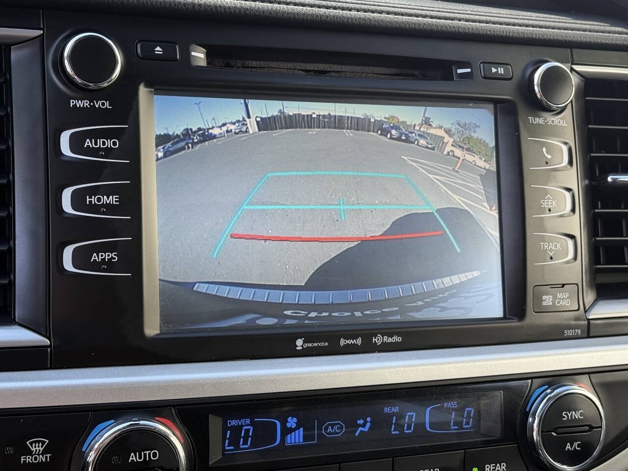 Used 2018 Toyota Highlander XLE FWD image 13
